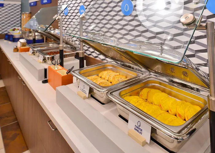 Holiday Inn Express & Suites Miami Airport East By Ihg Miami Springs